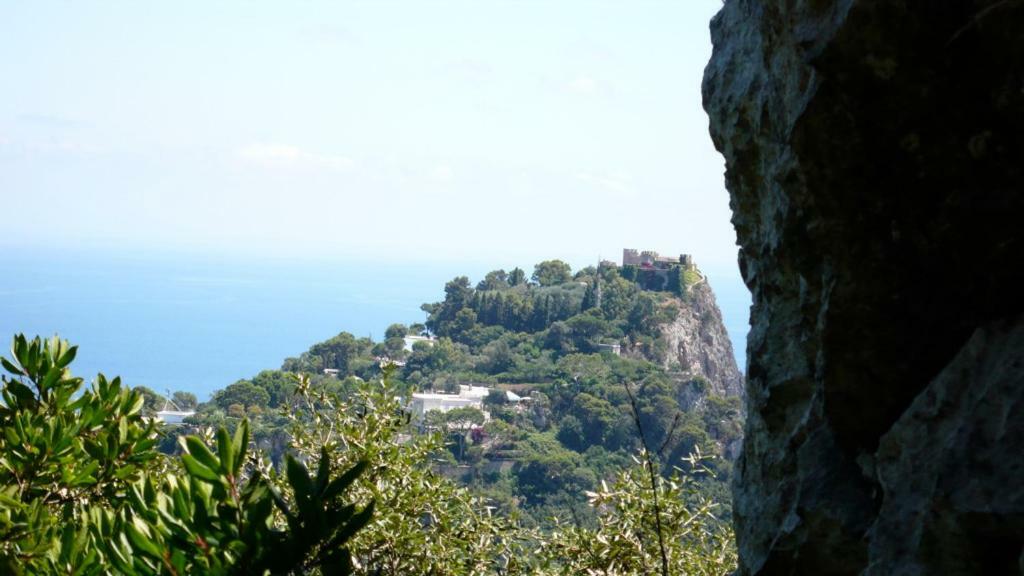 La Casa Nel Bosco Hotel Capri Exterior photo